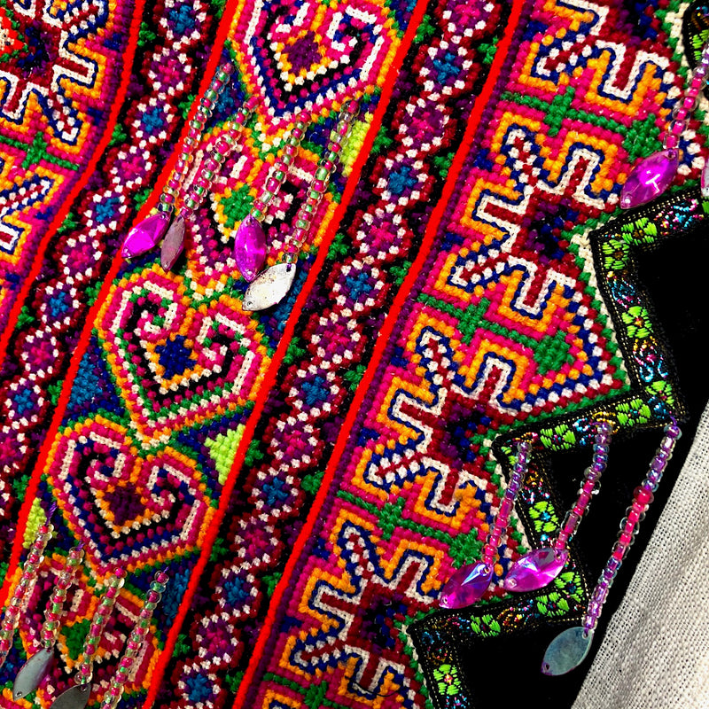 Flower Cloth Hmong fabric - Decor Piece with Beads - Pallu Design