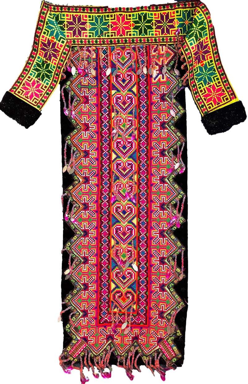 Flower Cloth Hmong fabric - Decor Piece with Beads - Pallu Design
