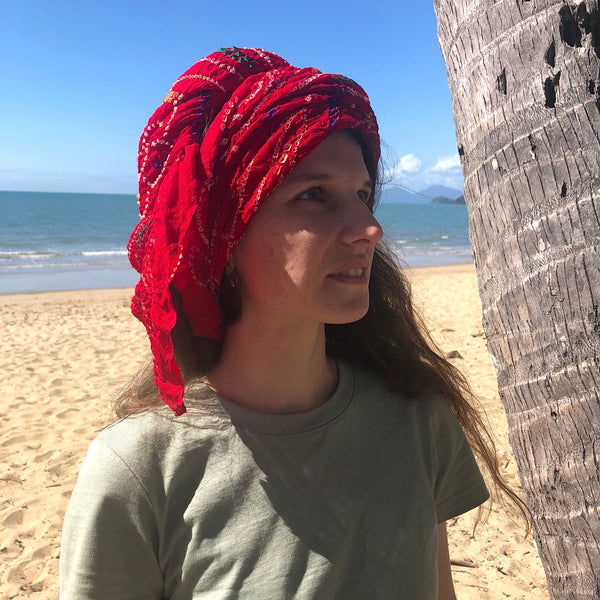 Red silk bandhani scarf - Pallu Design